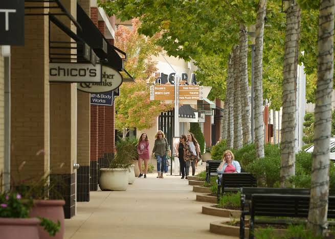 Pinnacle Hills Promenade